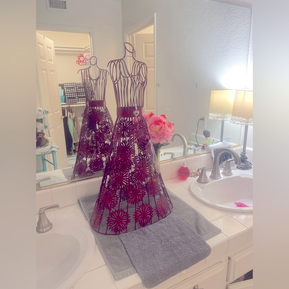 Beautiful metal cage dress bust for displaying jewelry